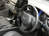 USED 2018 18 TOYOTA CHR 1.8 EXCEL 5d 122 BHP CAZ AND ULEZ COMPLIANT SAT NAV LEATHER REAR CAMERA 1 OWNER SERVICE HISTORY TOYOTA WARRANTY TILL JULY 2028 VAT Q