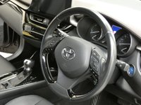 USED 2018 18 TOYOTA CHR 1.8 EXCEL 5d 122 BHP CAZ AND ULEZ COMPLIANT SAT NAV LEATHER REAR CAMERA 1 OWNER SERVICE HISTORY TOYOTA WARRANTY TILL JULY 2028 VAT Q