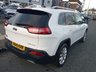 USED 2015 15 JEEP CHEROKEE 2.0 M-JET LIMITED 5d 138 BHP + LEATHER + HEATED SEATS + SAT NAV + ALLOYS + REVERSE CAMERA + PARKING SENSORS + PRIVACY GLASS