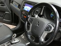 USED 2019 19 MITSUBISHI OUTLANDER 2.4 PHEV 4H 5d 207 BHP APP BASED SAT NAV HEATED LEATHER MITSUBISHI WARRANTY TILL MARCH 2024