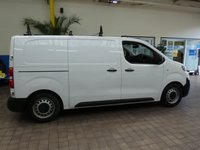 USED 2019 69 PEUGEOT EXPERT 1.6 BLUEHDI 100 PROFESSIONAL L1 102 BHP 3 SEAT SAT NAV PARKING SENSORS GENUINE LOW MILES 1 OWNER SERVICE HISTORY