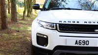 USED 2015 65 LAND ROVER RANGE ROVER EVOQUE 2.0 TD4 (180) SE Tech 5dr (Panoramic Sunroof / Black Stealth Pack / Satellite Navigation) !! NATIONWIDE DELIVERY AVAILABLE !!