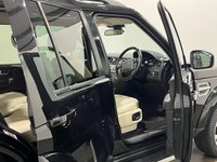 USED 2015 15 LAND ROVER DISCOVERY 3.0 SDV6 HSE LUXURY 5d 255 BHP Striking 3.0 SDV6 HSE LUXURY, Santorini Black, Spectacular Ivory Leather, Rear Seat Entertainment , 57401 Miles , Complete Land Rover Suppyling Dealer Service Record
