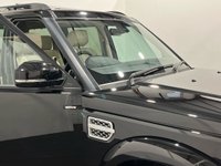 USED 2015 15 LAND ROVER DISCOVERY 3.0 SDV6 HSE LUXURY 5d 255 BHP Striking 3.0 SDV6 HSE LUXURY, Santorini Black, Spectacular Ivory Leather, Rear Seat Entertainment , 57401 Miles , Complete Land Rover Suppyling Dealer Service Record