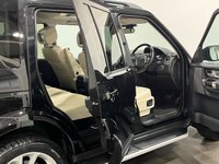 USED 2015 15 LAND ROVER DISCOVERY 3.0 SDV6 HSE LUXURY 5d 255 BHP Striking 3.0 SDV6 HSE LUXURY, Santorini Black, Spectacular Ivory Leather, Rear Seat Entertainment , 57401 Miles , Complete Land Rover Suppyling Dealer Service Record