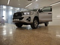 USED 2020 20 TOYOTA HI-LUX 2.4 INVINCIBLE X 4WD D-4D DCB 147 BHP TOW BAR & ROLLER SHUTTER FITTED 4 WHEEL DRIVE WORK HORSE