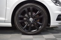 USED 2016 16 VOLKSWAGEN GOLF HATCHBACK 1.4 R-LINE TSI 5d 148 BHP ORYX WHITE / FRESHLY SERVICED