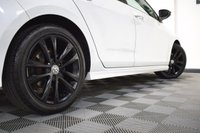 USED 2016 16 VOLKSWAGEN GOLF HATCHBACK 1.4 R-LINE TSI 5d 148 BHP ORYX WHITE / FRESHLY SERVICED