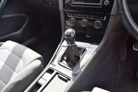 USED 2016 16 VOLKSWAGEN GOLF HATCHBACK 1.4 R-LINE TSI 5d 148 BHP ORYX WHITE / FRESHLY SERVICED