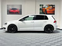 USED 2016 16 VOLKSWAGEN GOLF HATCHBACK 1.4 R-LINE TSI 5d 148 BHP ORYX WHITE / FRESHLY SERVICED