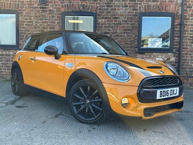2016 16 MINI Hatch Cooper 2.0 COOPER S 3d 189 BHP