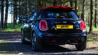USED 2016 66 MINI HATCH JOHN COOPER WORKS 2.0 John Cooper Works (231) 3dr Auto [Chili/Media XL] Euro 6 (Panoramic Sunroof / Widescreen Navigation / Heads Up Display / Harman Kardon Sound) !! NATIONWIDE DELIVERY AVAILABLE !!