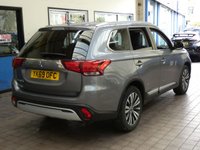 USED 2019 69 MITSUBISHI OUTLANDER 2.0 EXCEED 5d 148 BHP 7 SEATS SAT NAV LEATHER HEATED SEATS GENUINE LOW MILES  1 OWNER MITSUBISHI WARRANTY TILL NOV 2024