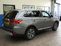 USED 2019 69 MITSUBISHI OUTLANDER 2.0 EXCEED 5d 148 BHP 7 SEATS SAT NAV LEATHER HEATED SEATS GENUINE LOW MILES  1 OWNER MITSUBISHI WARRANTY TILL NOV 2024