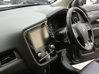 USED 2019 69 MITSUBISHI OUTLANDER 2.0 EXCEED 5d 148 BHP 7 SEATS SAT NAV LEATHER HEATED SEATS GENUINE LOW MILES  1 OWNER MITSUBISHI WARRANTY TILL NOV 2024