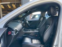 USED 2017 17 JAGUAR F-PACE 2.0 PRESTIGE AWD 5d 178 BHP 