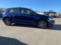 USED 2017 67 VOLKSWAGEN GOLF 1.6 SE NAVIGATION TDI BLUEMOTION TECHNOLOGY 5d 114 BHP 2 OWNERS FROM NEW+GREAT SPECIFICATION+SATELLITE NAVIGATION+BLUETOOTH+FANTASTIC MPG+ALL ROUND LOW RUNNING COSTS+1 FULL YEARS MOT PRIOR TO COLLECTION+FINANCE AND EXTENDED WARRANTY AVAILABLE ON THIS USED VEHICLE!!
