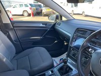 USED 2017 67 VOLKSWAGEN GOLF 1.6 SE NAVIGATION TDI BLUEMOTION TECHNOLOGY 5d 114 BHP 2 OWNERS FROM NEW+GREAT SPECIFICATION+SATELLITE NAVIGATION+BLUETOOTH+FANTASTIC MPG+ALL ROUND LOW RUNNING COSTS+1 FULL YEARS MOT PRIOR TO COLLECTION+FINANCE AND EXTENDED WARRANTY AVAILABLE ON THIS USED VEHICLE!!