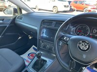 USED 2017 67 VOLKSWAGEN GOLF 1.6 SE NAVIGATION TDI BLUEMOTION TECHNOLOGY 5d 114 BHP 2 OWNERS FROM NEW+GREAT SPECIFICATION+SATELLITE NAVIGATION+BLUETOOTH+FANTASTIC MPG+ALL ROUND LOW RUNNING COSTS+1 FULL YEARS MOT PRIOR TO COLLECTION+FINANCE AND EXTENDED WARRANTY AVAILABLE ON THIS USED VEHICLE!!