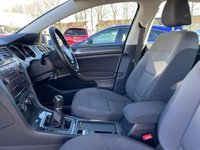 USED 2017 67 VOLKSWAGEN GOLF 1.6 SE NAVIGATION TDI BLUEMOTION TECHNOLOGY 5d 114 BHP 2 OWNERS FROM NEW+GREAT SPECIFICATION+SATELLITE NAVIGATION+BLUETOOTH+FANTASTIC MPG+ALL ROUND LOW RUNNING COSTS+1 FULL YEARS MOT PRIOR TO COLLECTION+FINANCE AND EXTENDED WARRANTY AVAILABLE ON THIS USED VEHICLE!!