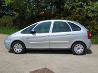 USED 2010 59 CITROEN XSARA PICASSO 1.6 DESIRE 16V 5d 108 BHP www.suffolkcarcentre.co.uk - Located at Ilketshall