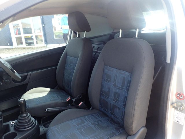 2008 FORD FIESTA 1.4 TDCI VAN 0d 68 BHP - Photo 11