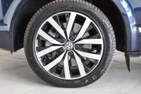 USED 2018 18 VOLKSWAGEN CARAVELLE 2.0 EXECUTIVE TDI BMT 5d 201 BHP Huge Specification Example