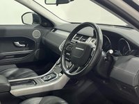 USED 2015 15 LAND ROVER RANGE ROVER EVOQUE 2.2 SD4 DYNAMIC LUX 5d 190 BHP SD4 Dynamic Lux Pack, Hosting a Generous Specification, Striking High Gloss White, Black Alloy Wheels,  1 Owner 35850 Miles