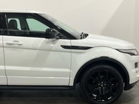 USED 2015 15 LAND ROVER RANGE ROVER EVOQUE 2.2 SD4 DYNAMIC LUX 5d 190 BHP SD4 Dynamic Lux Pack, Hosting a Generous Specification, Striking High Gloss White, Black Alloy Wheels,  1 Owner 35850 Miles