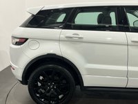 USED 2015 15 LAND ROVER RANGE ROVER EVOQUE 2.2 SD4 DYNAMIC LUX 5d 190 BHP SD4 Dynamic Lux Pack, Hosting a Generous Specification, Striking High Gloss White, Black Alloy Wheels,  1 Owner 35850 Miles