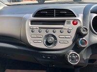 USED 2009 09 HONDA JAZZ 1.3 I-VTEC ES 5d 98 BHP 1 FORMER KEEPER, TIMING CHAIN RUN ENGINE, HAS JUST HAD BRAND NEW CLUTCH AND FRONT BRAKE PADS FITTED!!! NEW MOT, ALLOY WHEELS, ELECTRIC WINDOWS AND POWER FOLDING MIRRORS, MULTI FUNCTIUON STEERING WHEEL, AIR CON, TRACTION CONTROL, CLOTH INTERIOR, ISOFIX AND REMOTE CENTRAL LOCKING.