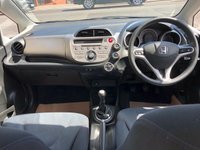 USED 2009 09 HONDA JAZZ 1.3 I-VTEC ES 5d 98 BHP 1 FORMER KEEPER, TIMING CHAIN RUN ENGINE, HAS JUST HAD BRAND NEW CLUTCH AND FRONT BRAKE PADS FITTED!!! NEW MOT, ALLOY WHEELS, ELECTRIC WINDOWS AND POWER FOLDING MIRRORS, MULTI FUNCTIUON STEERING WHEEL, AIR CON, TRACTION CONTROL, CLOTH INTERIOR, ISOFIX AND REMOTE CENTRAL LOCKING.