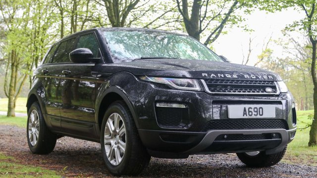 2017 17 Land Rover Range Rover Evoque 2.0 TD4 (180) SE Tech 5dr AWD Automatic Euro 6 (Panoramic Sunroof / Premium Navigation / Privacy)