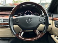 USED 2006 06 MERCEDES-BENZ S-CLASS 3.0 S320 CDI 4d 231 BHP FRONT AND REAR PARKING SENSORS +  FRONT HEATED SEATS +  ELECTRIC SEATS +  ELECTRIC STEERING ADJUSTMENT +  CRUISE CONTROL +  PANORAMIC SUNROOF +  DUAL ZONE CLIMATE CONTROL +  FULL LEATHER TRIM +  SAT NAVIGATION +  LUMBAR SUPPORT +  AUTO RETRACTABLE MIRRORS +  HEAD LIGHT WASHERS +  SPARE WHEEL +  17 INCH ALLOY WHEELS +