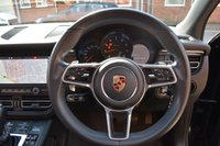USED 2018 68 PORSCHE MACAN 2.0 PDK 5d 242 BHP PANROOF / BURMEISTER / AIR SUS