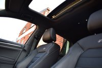 USED 2015 T VOLKSWAGEN GOLF 2.0 R DSG 5d 298 BHP PAN ROOF / LEATHER / PRETORIA