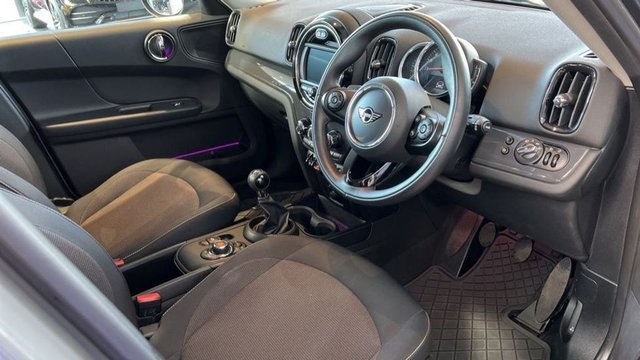 View our MINI COUNTRYMAN