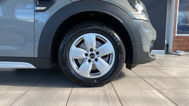 View our MINI COUNTRYMAN