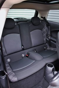 USED 2018 18 MINI HATCH COOPER 2.0 COOPER S 3d 190 BHP PanRoof Chili Pack LadyOwner