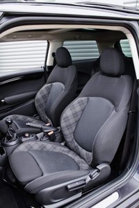 USED 2018 18 MINI HATCH COOPER 2.0 COOPER S 3d 190 BHP PanRoof Chili Pack LadyOwner