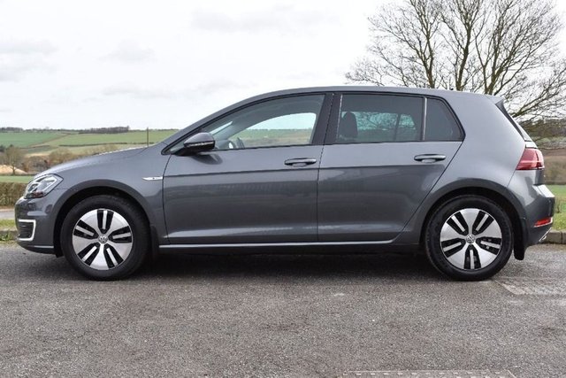 View our VOLKSWAGEN GOLF