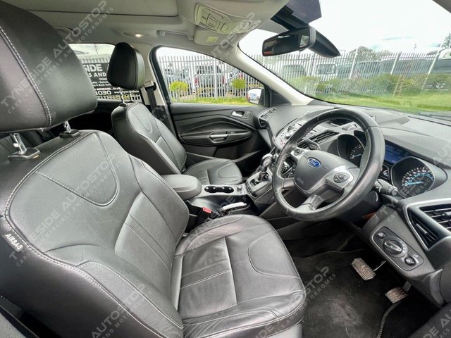2013 FORD KUGA - Photo 5