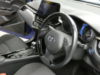 USED 2019 68 TOYOTA CHR 1.8 DYNAMIC 5d 122 BHP SAT NAV CAMERA HEATED SEATS 1 OWNER TOYOTA WARRANTY TILL FEB 2029