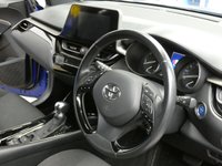USED 2019 68 TOYOTA CHR 1.8 DYNAMIC 5d 122 BHP SAT NAV CAMERA HEATED SEATS 1 OWNER TOYOTA WARRANTY TILL FEB 2029
