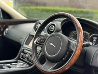 USED 2010 60 JAGUAR XJ 3.0 D V6 PORTFOLIO SWB 4d 275 BHP 