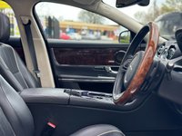 USED 2010 60 JAGUAR XJ 3.0 D V6 PORTFOLIO SWB 4d 275 BHP 