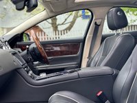 USED 2010 60 JAGUAR XJ 3.0 D V6 PORTFOLIO SWB 4d 275 BHP 