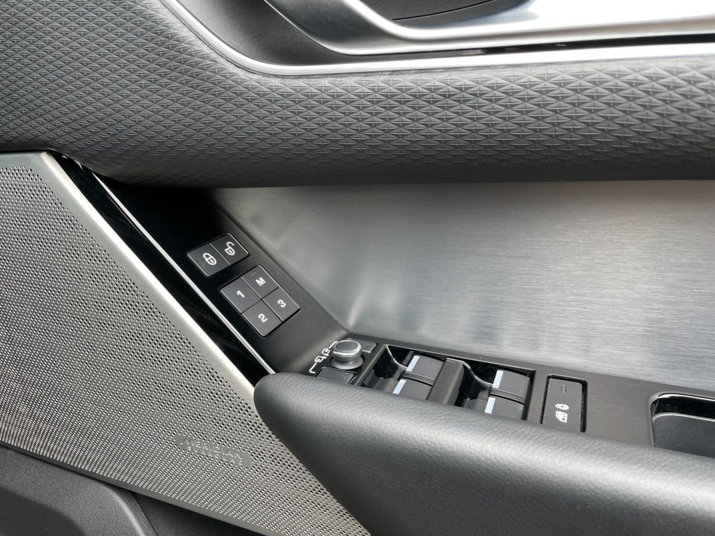 USED 2019 19 LAND ROVER RANGE ROVER VELAR 2.0 R-DYNAMIC SE 5d 178 BHP 