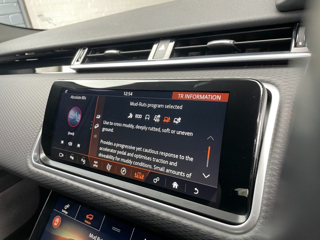USED 2019 19 LAND ROVER RANGE ROVER VELAR 2.0 R-DYNAMIC SE 5d 178 BHP 