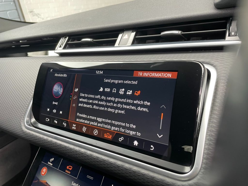USED 2019 19 LAND ROVER RANGE ROVER VELAR 2.0 R-DYNAMIC SE 5d 178 BHP 